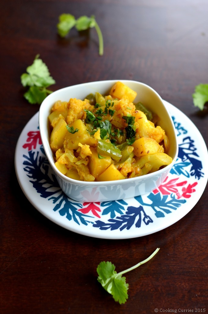Aloo Gobhi Capsicum - Potato Cauliflower and Green Bell Pepper Saute with Spices - Cooking Curries - Indian Food (2)