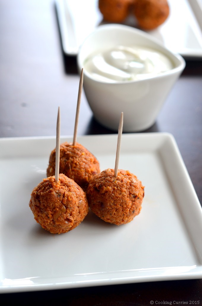 Red Curry Chicken Sausage Meatballs with Dill Sour Cream Dipping Sauce - Cooking Curries - Supoerbowl Game Day Snacks (2)