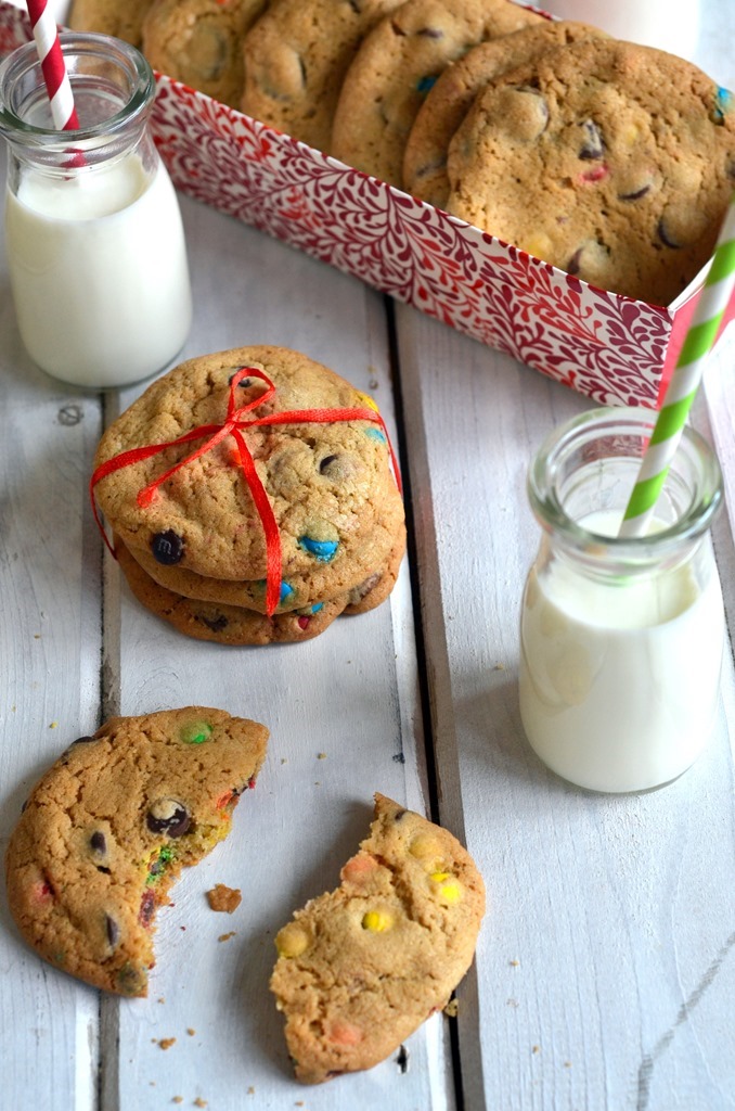 Chocolate Chip MnM Cookies - Christmas Cookies, Holiday Cookies - Cooking Curries (4)