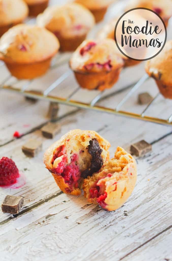 raspberry-dark-chocolate-chunk-muffins-8