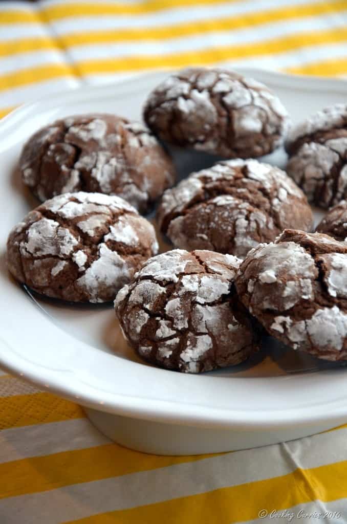 Chocolate Crackle Cookies - Christmas Cookies - Holiday Baking - www.cookingcurries.com (3)