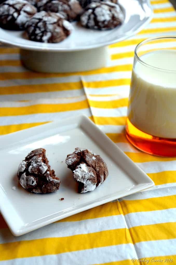 Chocolate Crackle Cookies - Christmas Cookies - Holiday Baking - www.cookingcurries.com (4)