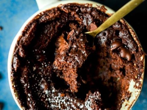 2 Minute Chocolate Mug Cake An Instant Eggless Chocolate Cake Cooking Curries