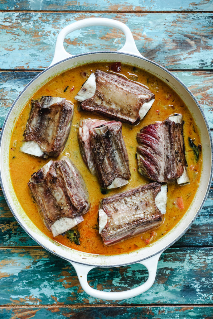 Short ribs placed in the curry base