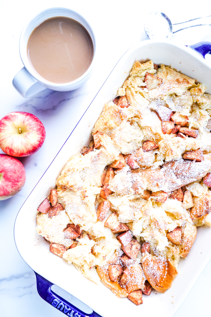 Brioche and cinnamon apples in a casserole dish