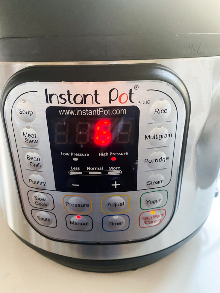 instant pot displaying number 6