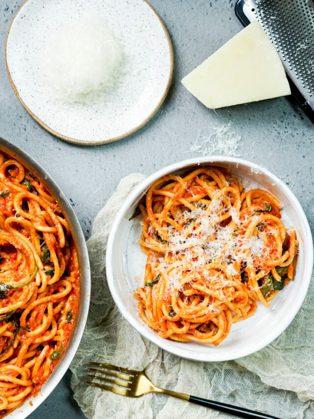Garlic Spinach Spaghetti with Marinara Sauce