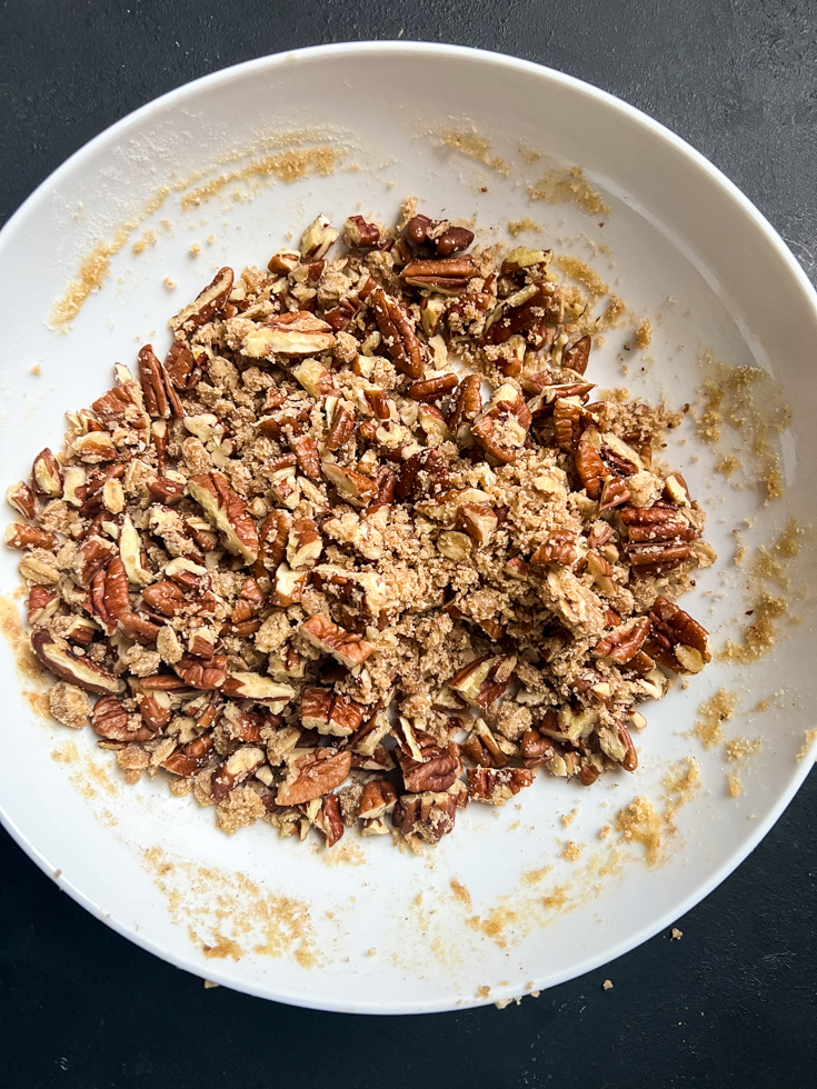 pecan streusel topping in a bowl